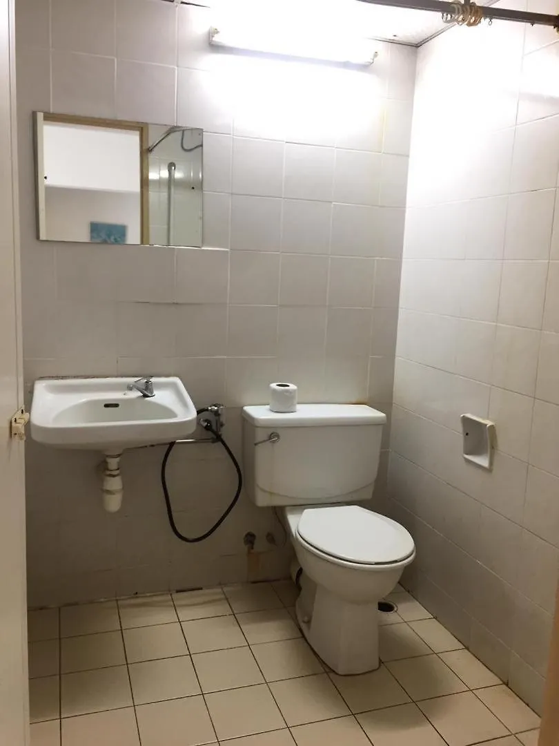 Sri Sayang Apartments Бату-Ферринги Отель