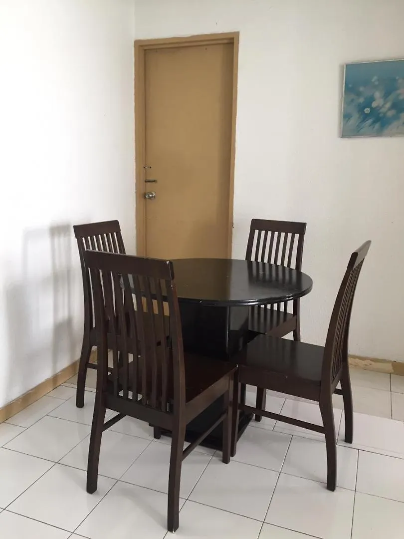 Отель Sri Sayang Apartments Бату-Ферринги