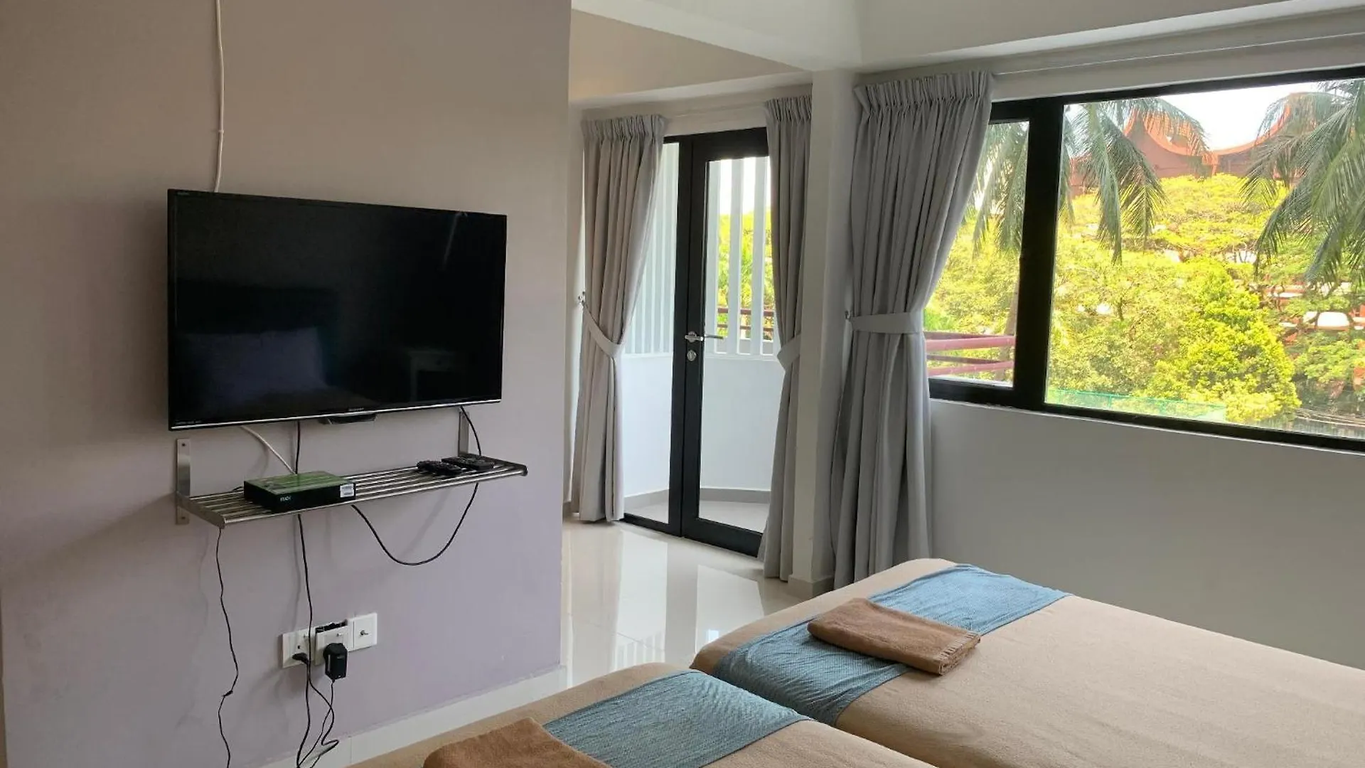 Sri Sayang Apartments Бату-Ферринги Отель